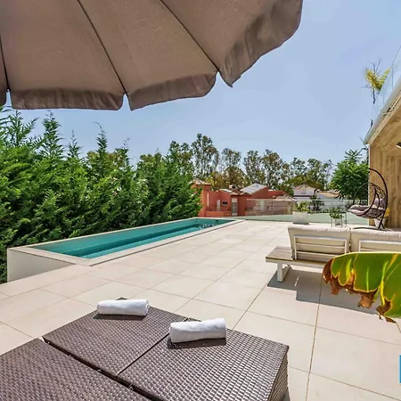 Дом отдыха Sunset Malaga Pool & Relax -